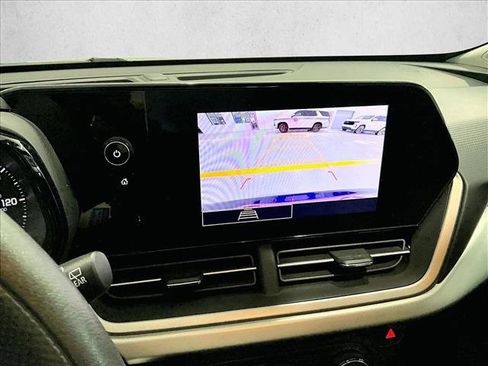 Used 2024 Chevrolet Trax LS FWD image 23