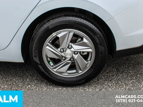 Used 2025 Hyundai Elantra SE FWD image 16