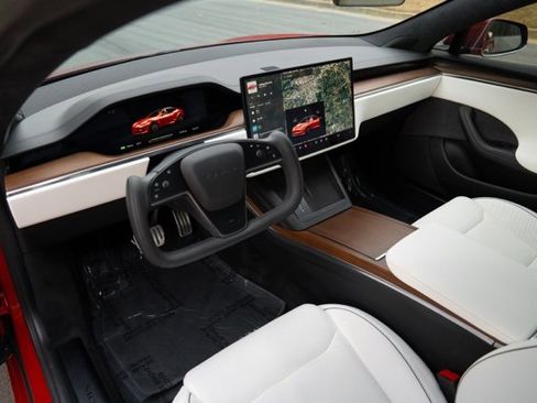 Used 2021 Tesla Model S Plaid image 19