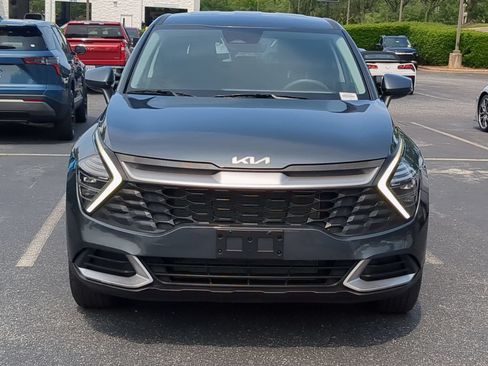 Used 2024 Kia Sportage LX AWD/4WD image 3