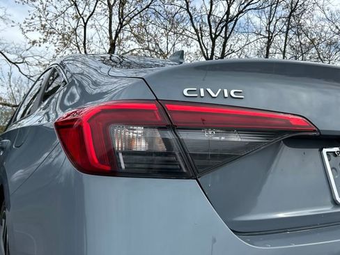 Used 2024 Honda Civic Touring image 32