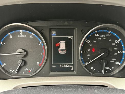 Used 2018 Toyota RAV4 LE w/ All Weather Liner Package FWD image 28