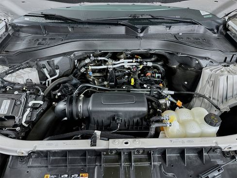 Used 2023 Ford Explorer XLT w/ Equipment Group 202A image 29