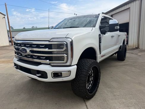 Used 2024 Ford F350 Platinum w/ FX4 Off-Road Package AWD/4WD image 2