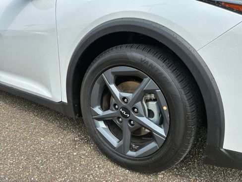 Used 2025 Kia K4 LXS image 30