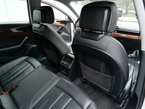 Used 2022 Audi A4 2.0T Premium image 42