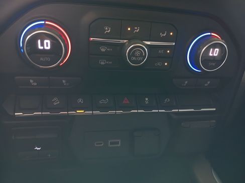 Used 2020 Chevrolet Silverado 1500 LT Trail Boss AWD/4WD image 13
