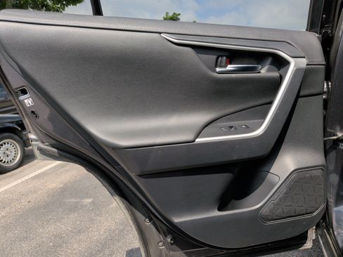 Used 2019 Toyota RAV4 Limited w/ Cold Weather Package FWD image 38