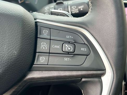 Certified 2022 Jeep Grand Cherokee L Limited AWD/4WD image 20