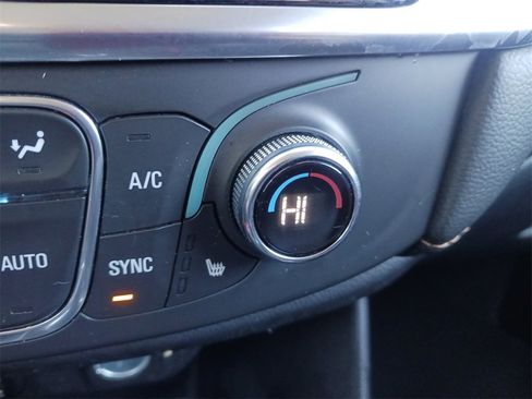 Used 2021 Chevrolet Traverse RS image 26