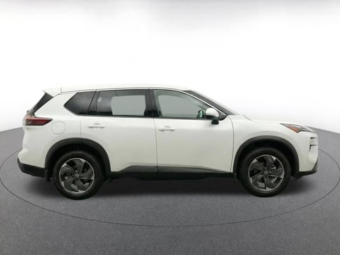 Used 2025 Nissan Rogue SV AWD/4WD image 10