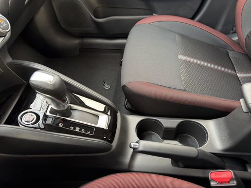 New 2025 Nissan Versa SR w/ Trunk Package image 28