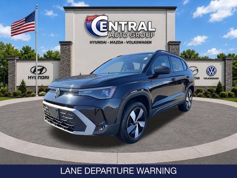 Used 2025 Volkswagen Taos S AWD/4WD image 5