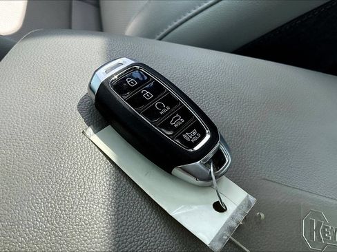 Used 2023 Hyundai Elantra Limited w/ Cargo Package FWD image 33