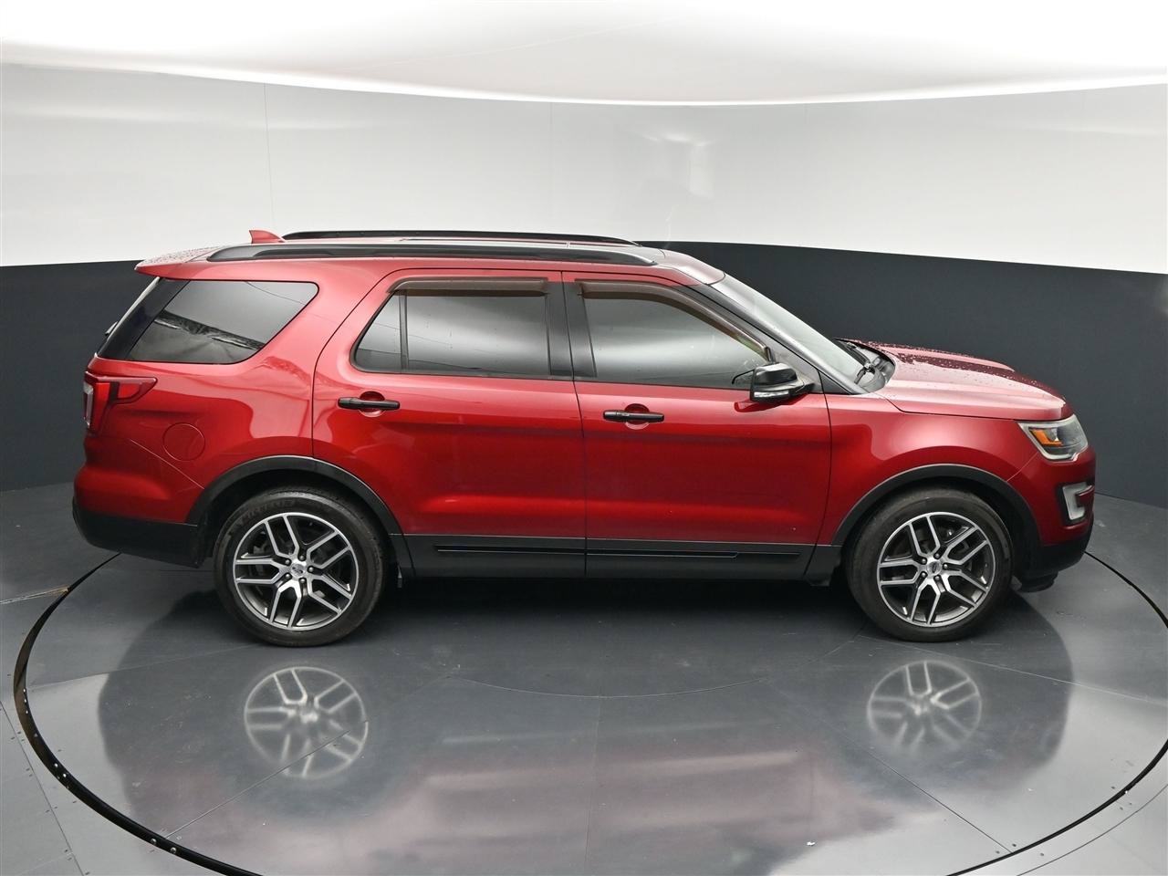 Used 2017 Ford Explorer Sport w/ Equipment Group 401A AWD/4WD image 22