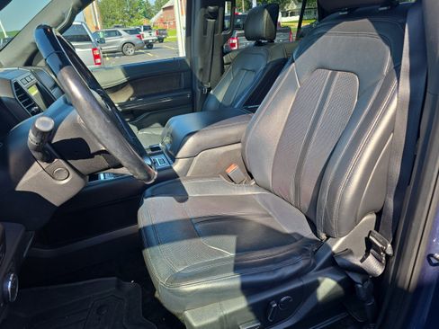 Used 2018 Ford Expedition Limited w/ Equipment Group 301A AWD/4WD image 9