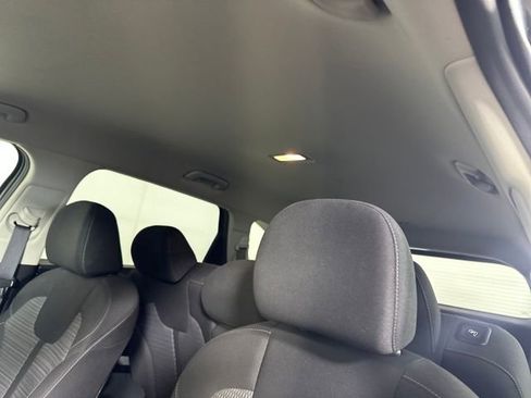 Used 2022 Kia Sorento LX image 12