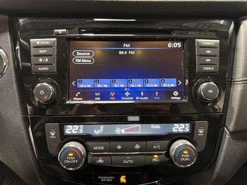 Used 2020 Nissan Rogue S image 30