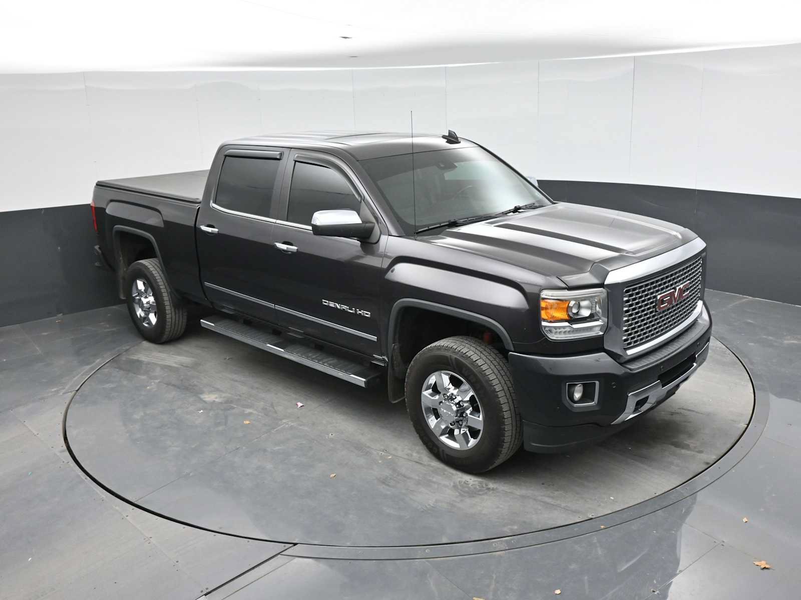 Used 2015 GMC Sierra 2500 Denali w/ Driver Alert Package AWD/4WD image 18