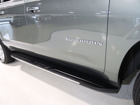 Used 2023 Chevrolet Suburban Premier AWD/4WD image 10