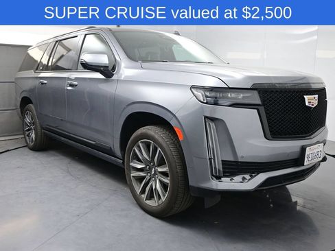 Used 2022 Cadillac Escalade ESV Sport Platinum AWD/4WD image 2