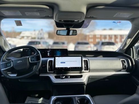 Used 2025 Ford Expedition Max Active image 16