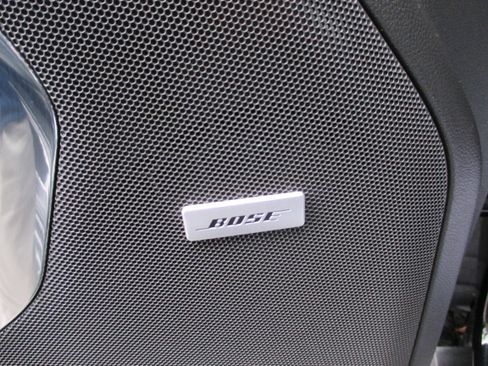 Used 2023 Chevrolet Suburban LT w/ Luxury Package image 16