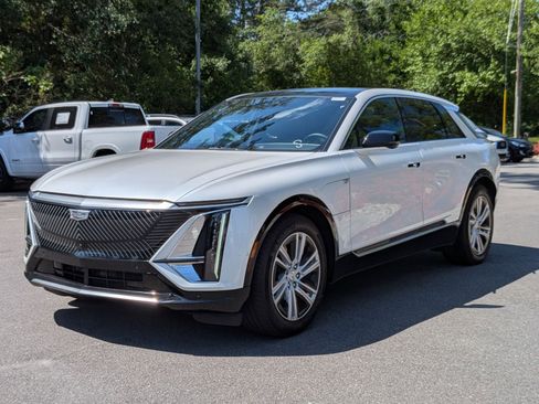 Used 2024 Cadillac Lyriq Tech w/ Driver Assist Package RWD image 7