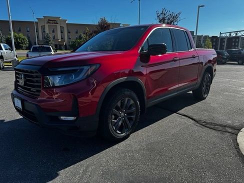 Used 2023 Honda Ridgeline Sport image 2