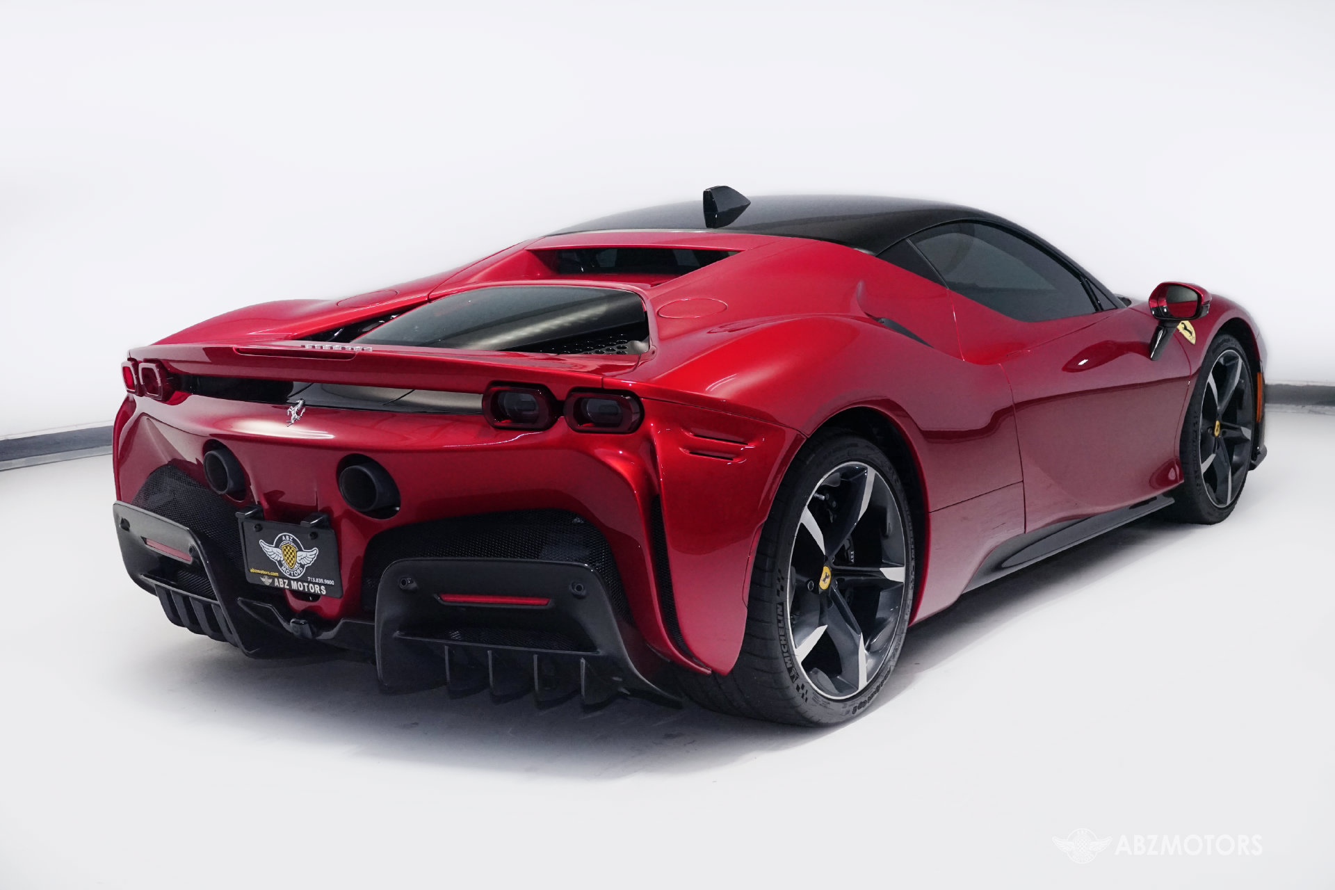 Used 2021 Ferrari SF90 Stradale AWD/4WD image 5