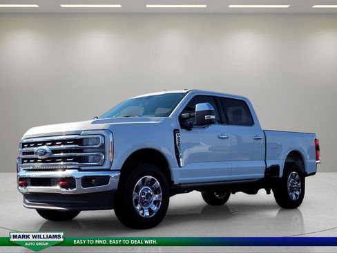 Used 2023 Ford F250 Lariat w/ Lariat Ultimate Package AWD/4WD image 8
