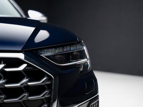 Used 2024 Audi S8 image 9