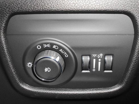 New 2025 Jeep Grand Cherokee L Limited w/ Trailer Tow Package image 25