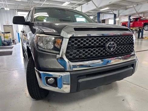 Used 2020 Toyota Tundra SR5 w/ SR5 Upgrade Package AWD/4WD image 27