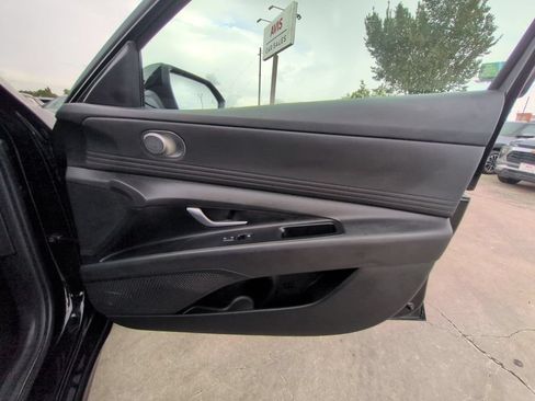 Used 2025 Hyundai Elantra SEL FWD image 33