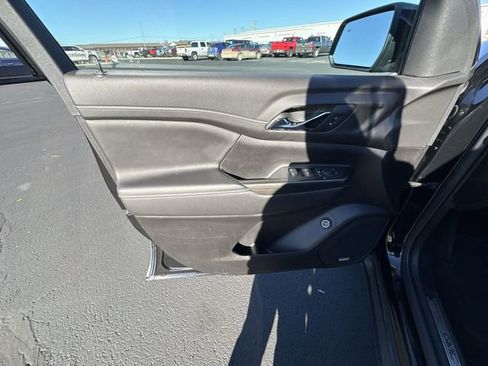 Certified 2023 GMC Acadia SLT image 22