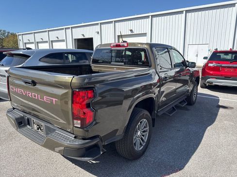 Used 2024 Chevrolet Colorado LT w/ LT Convenience Package image 6