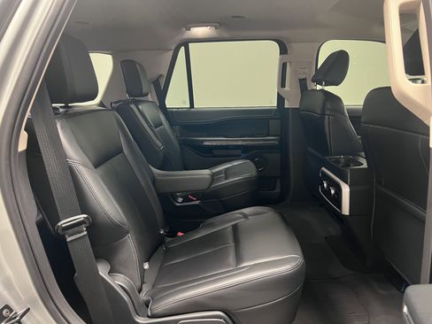 Used 2024 Ford Expedition XLT image 17
