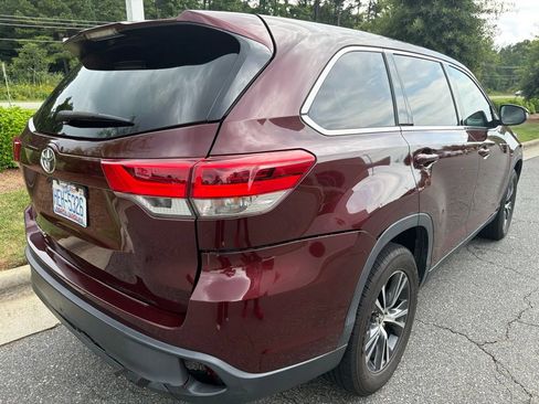 Used 2019 Toyota Highlander LE FWD image 9