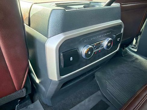 Used 2022 Ford Expedition Limited AWD/4WD image 17