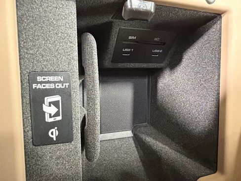 Certified 2026 Porsche Macan AWD/4WD image 30