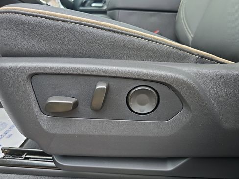 New 2026 GMC Yukon XL Elevation image 13