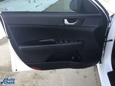 Used 2019 Kia Optima LX image 25