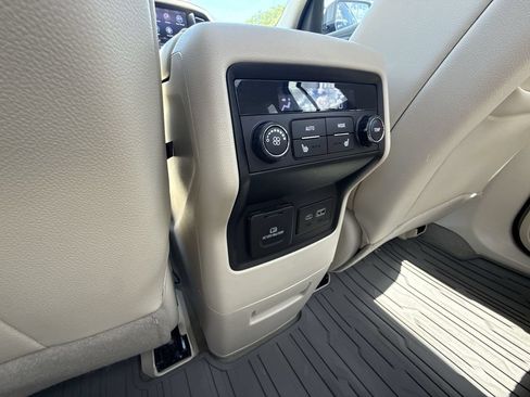Certified 2023 GMC Acadia Denali w/ Denali Ultimate Package AWD/4WD image 21