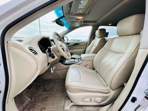 Used 2013 INFINITI JX35 AWD w/ Premium Pkg image 9