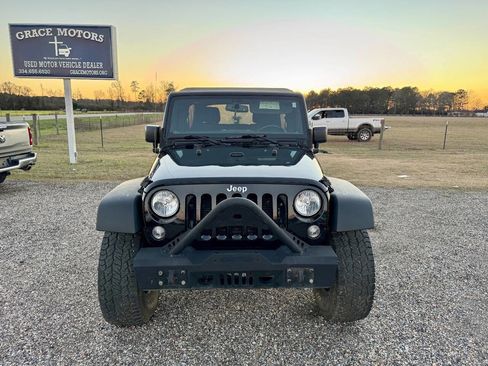 Used 2017 Jeep Wrangler Unlimited Sport AWD/4WD image 5