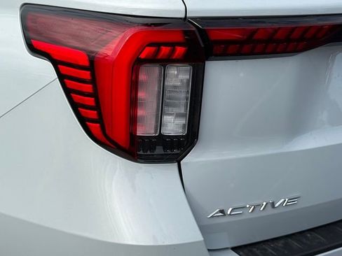 New 2026 Ford Explorer Active w/ Active Comfort Package image 8