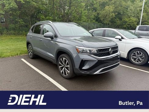 Used 2023 Volkswagen Taos SE w/ Panoramic Sunroof Package AWD/4WD image 1