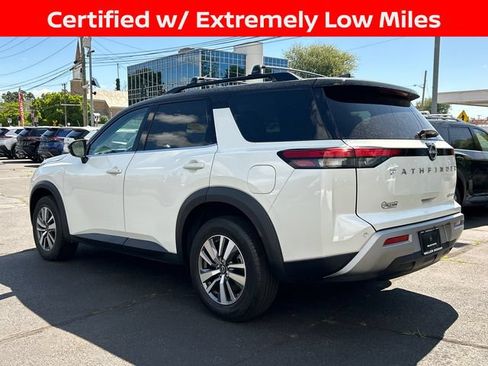 Certified 2023 Nissan Pathfinder SL AWD/4WD image 4