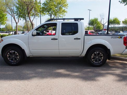 Used 2020 Nissan Frontier PRO-4X image 4